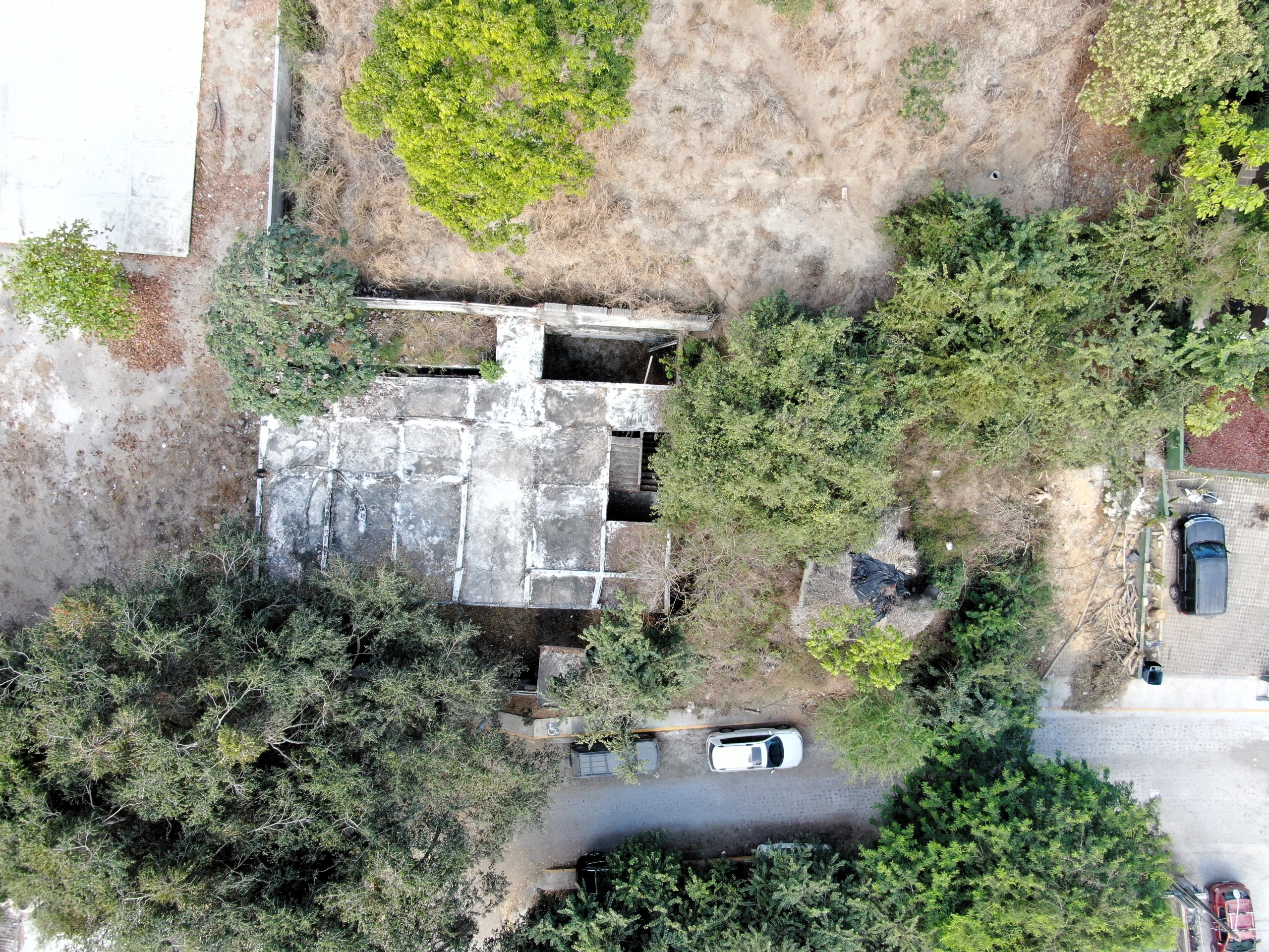 Investment property in Avestruces Sayulita with apartments and land.