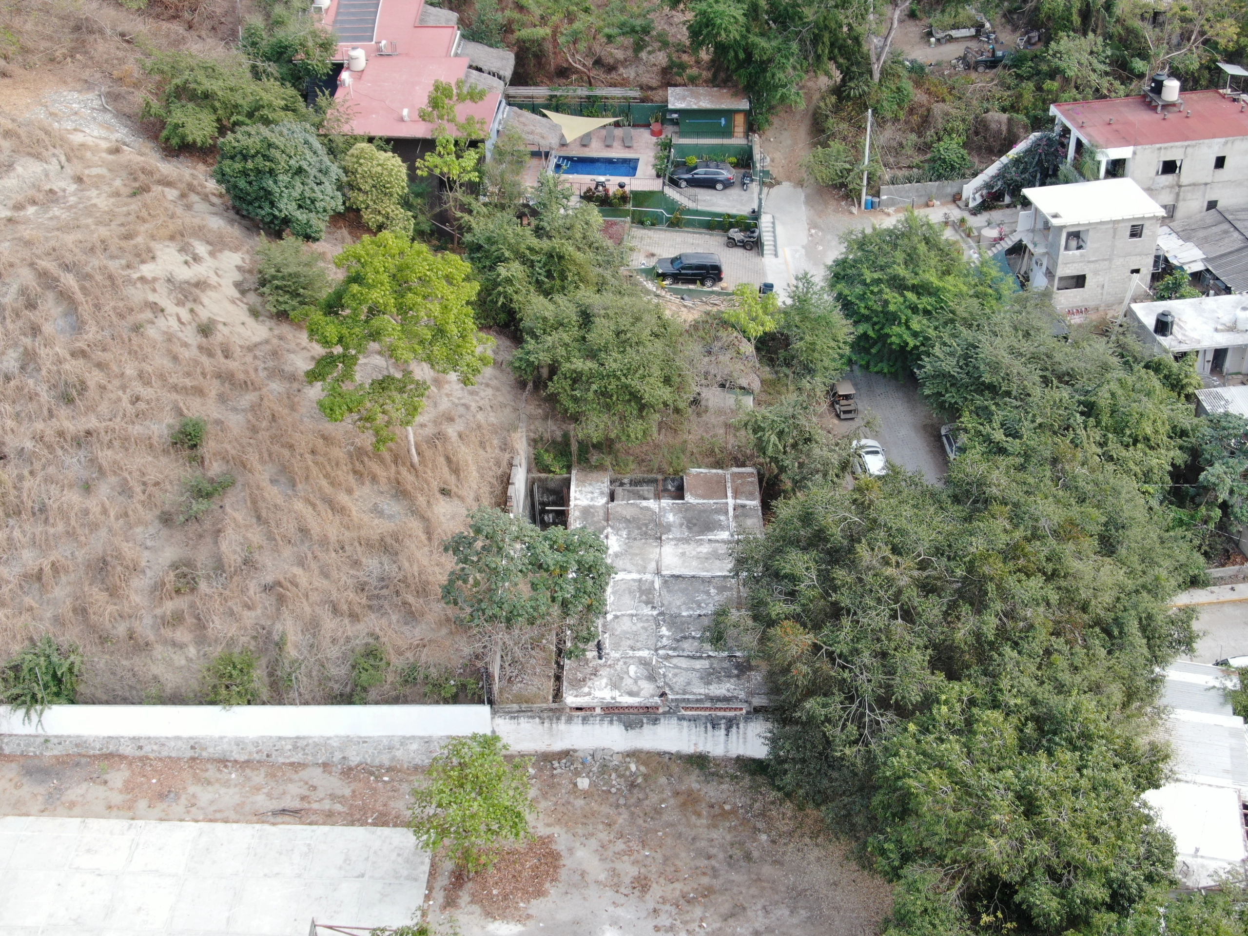 Investment property in Avestruces Sayulita with apartments and land.