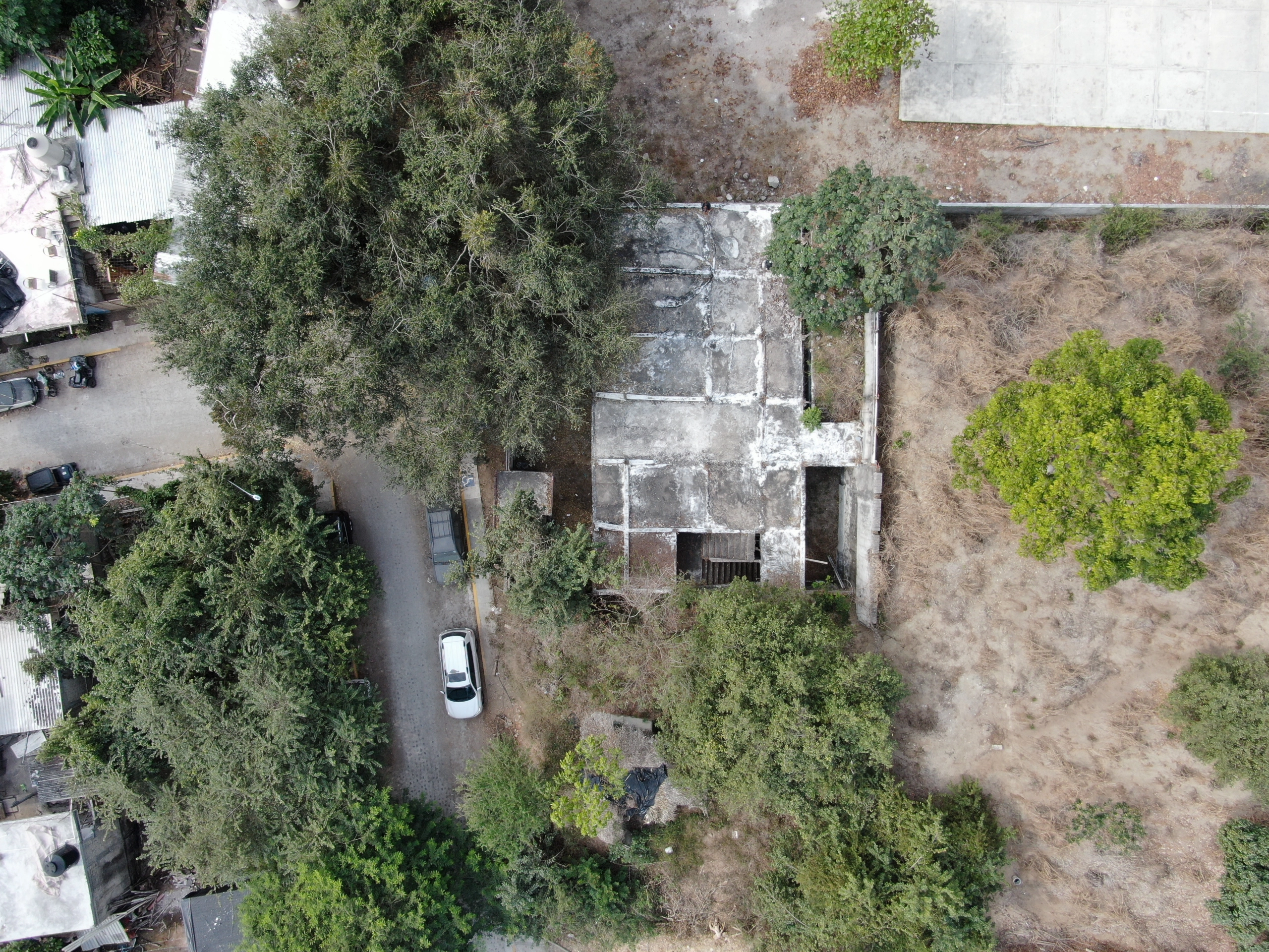 Investment property in Avestruces Sayulita with apartments and land.