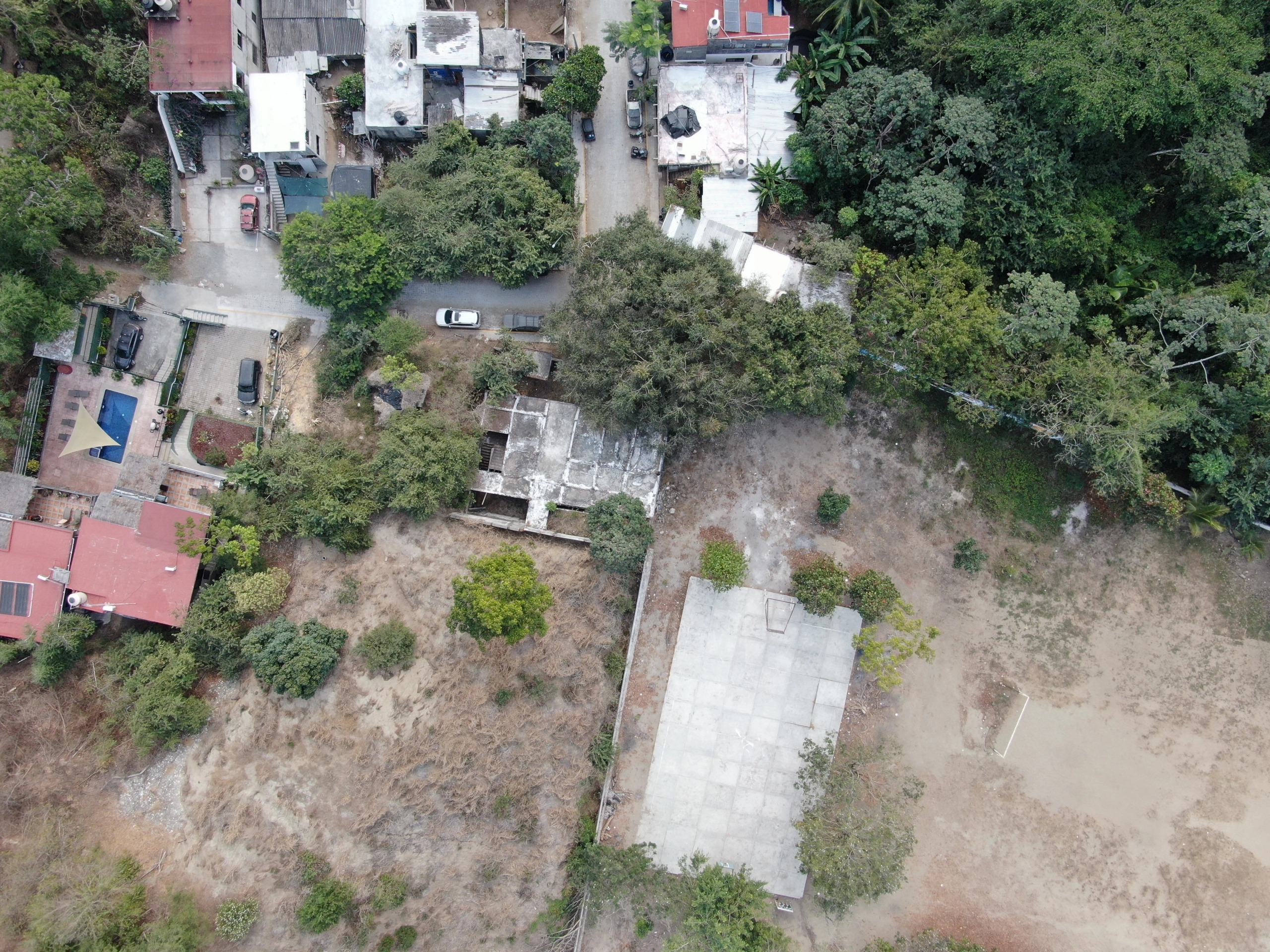 Investment property in Avestruces Sayulita with apartments and land.