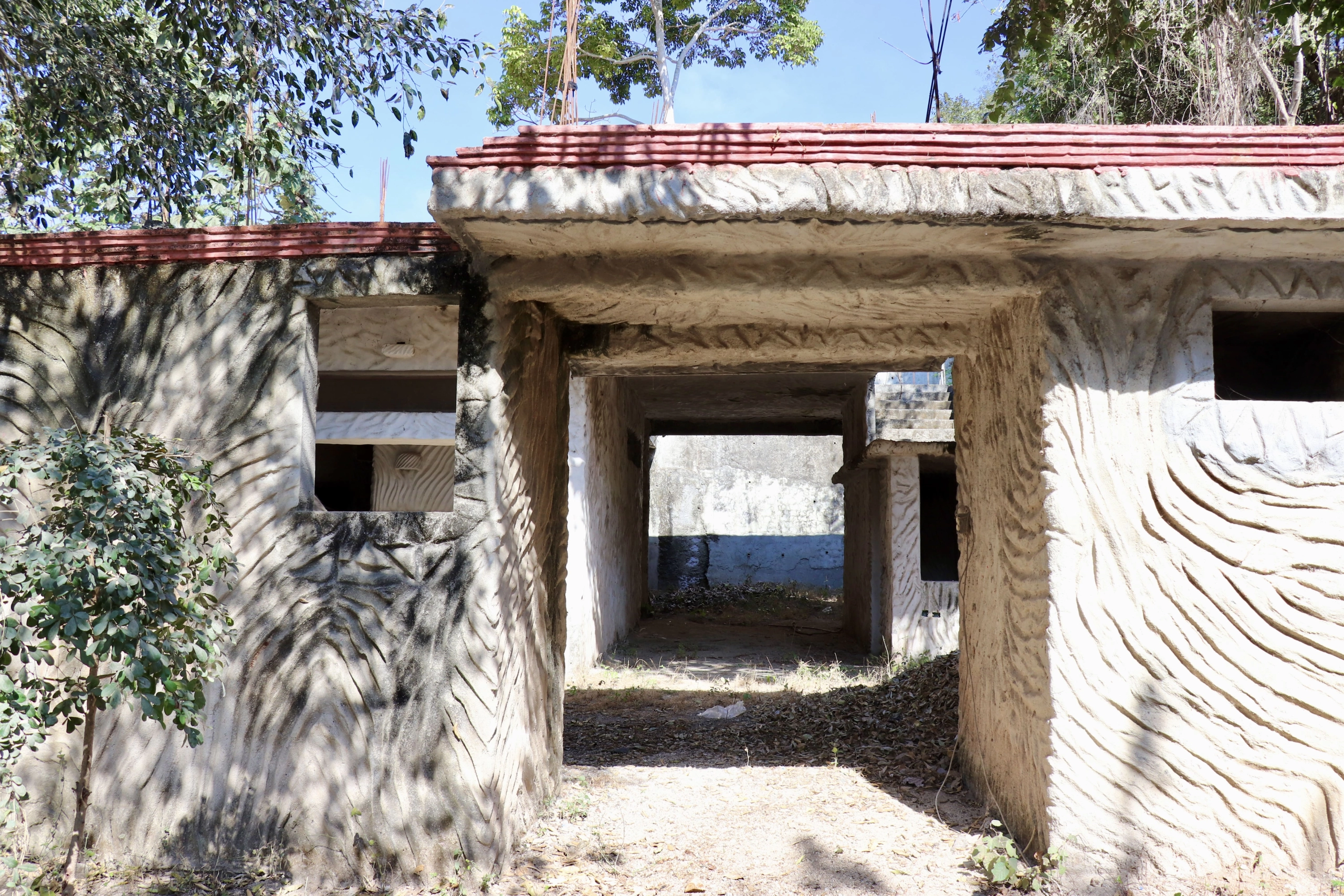 Investment property in Avestruces Sayulita with apartments and land.