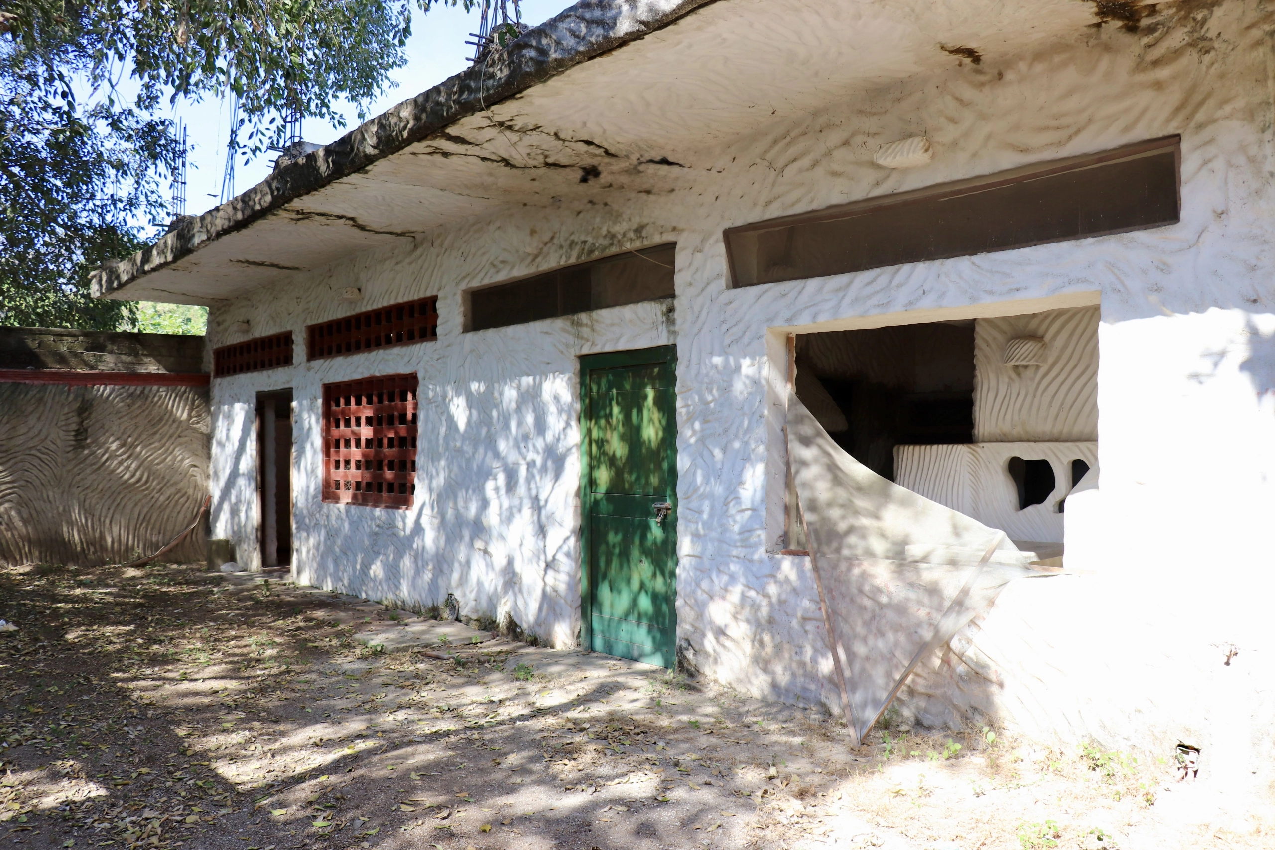 Investment property in Avestruces Sayulita with apartments and land.