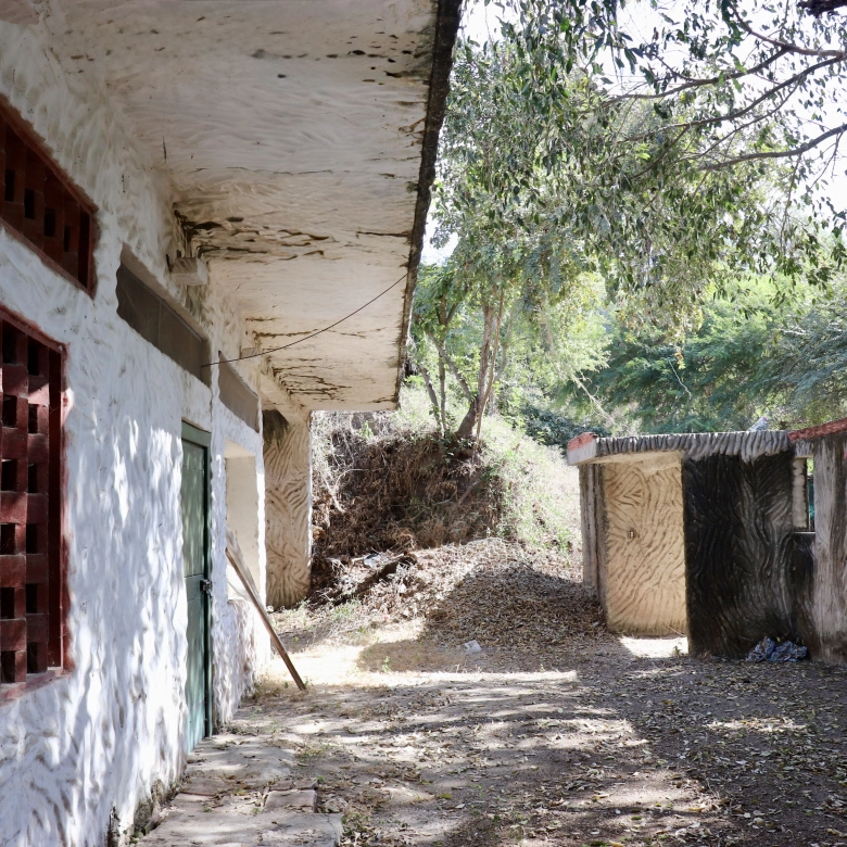 Investment property in Avestruces Sayulita with apartments and land.