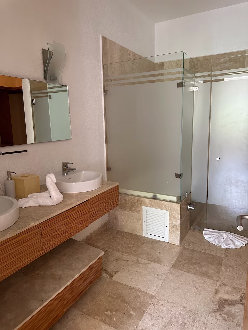 Pajaro de Fuego 305 condo for sale and rent in Sayulita with ocean views and modern amenities.