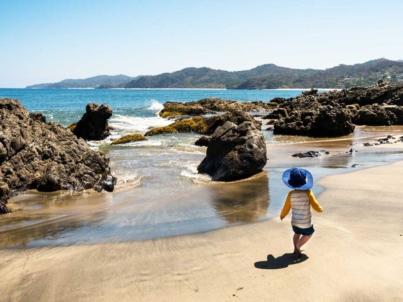 How to Enjoy Sayulita with Kids: Family-Friendly Activities and Spaces.