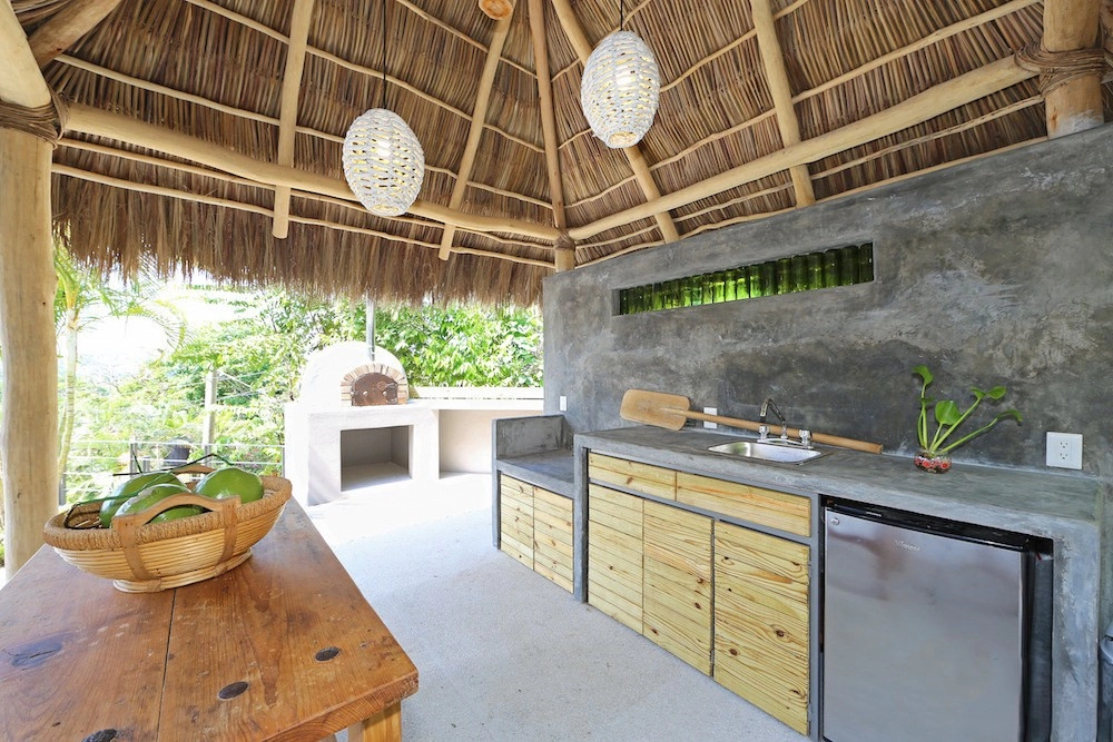 OUTDOOR-KITCHEN