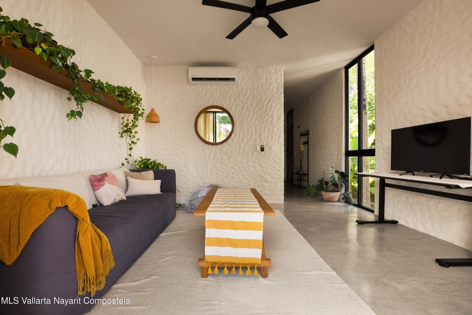 Condominio de 2 recámaras en venta en Sayulita, México, con vista al mar y techo de palapa