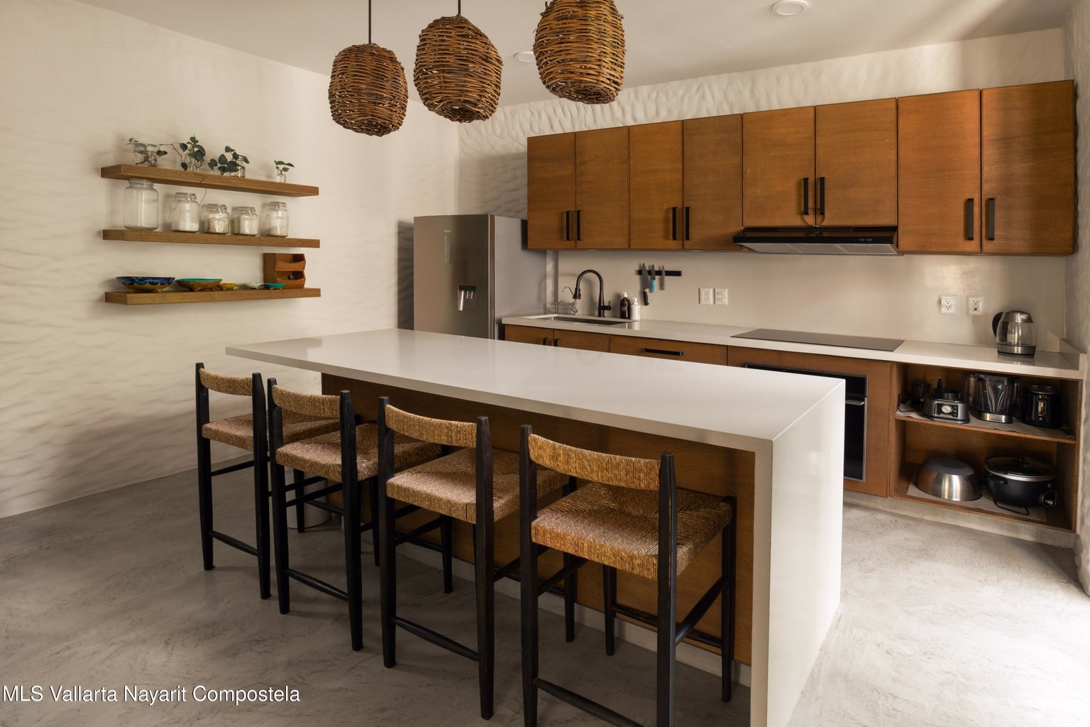 Condominio de 2 recámaras en venta en Sayulita, México, con vista al mar y techo de palapa