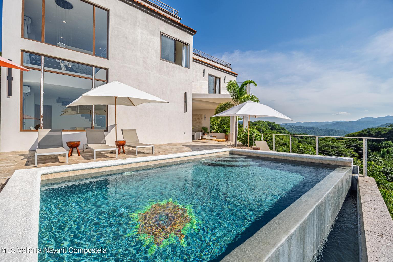 Casa de lujo de 4 recámaras con vistas panorámicas al océano y la selva en Sayulita, Riviera Nayarit