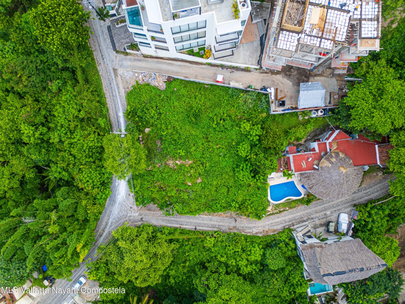 Ocean view lot for sale in Sayulita’s exclusive Nanzal neighborhood overlooking the Pacific Ocean.