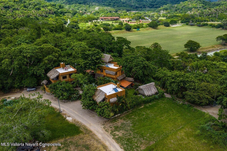 Tahiti-Casa-de-los-Pajaros-2 Investment property for sale in San Pancho with four rental apartments and private home