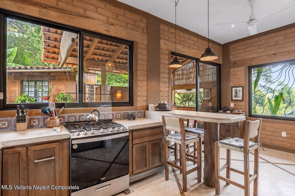 Tahiti-Casa-de-los-Pajaros-8 Investment property for sale in San Pancho with four rental apartments and private home