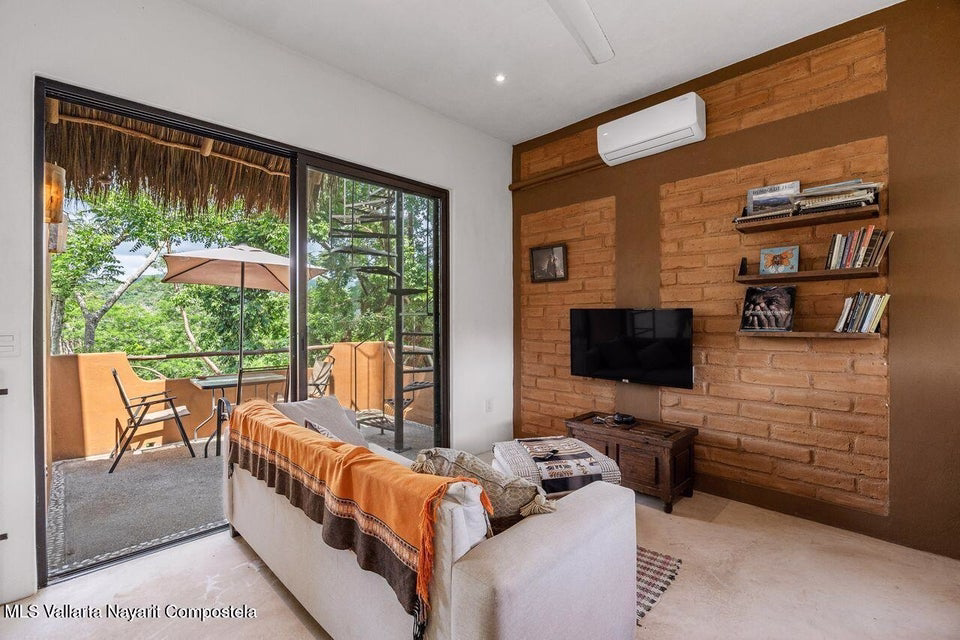 Tahiti-Casa-de-los-Pajaros-9 Investment property for sale in San Pancho with four rental apartments and private home