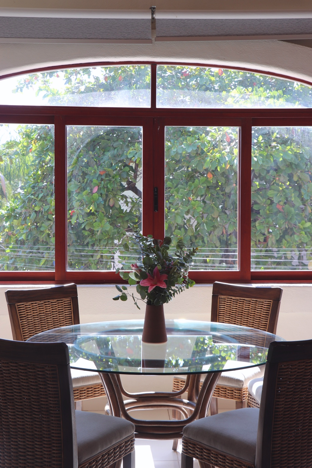 Casa Nichos living room with natural light