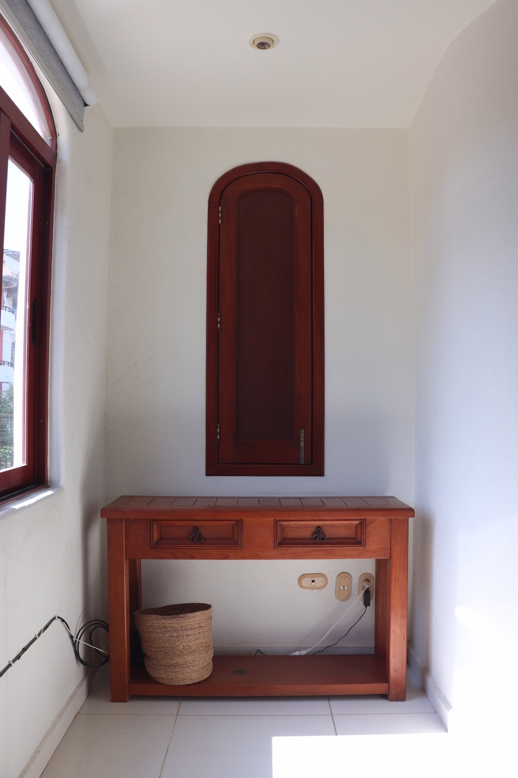 Primary bedroom with king-size bed at Casa Nichos